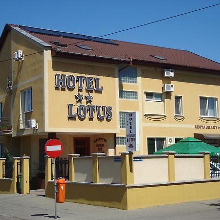 Hotel Lotus Arad Kültér fotó