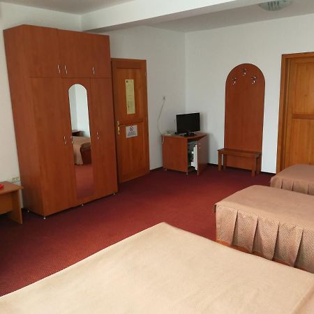 Hotel Lotus Arad Kültér fotó