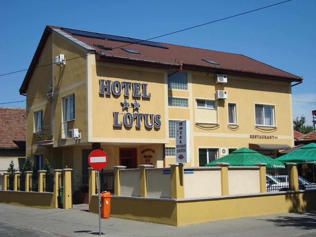 Hotel Lotus Arad Kültér fotó