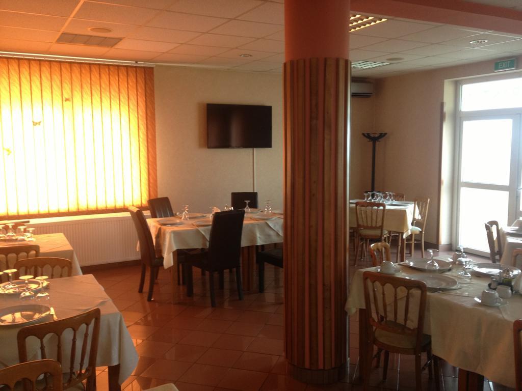 Hotel Lotus Arad Kültér fotó