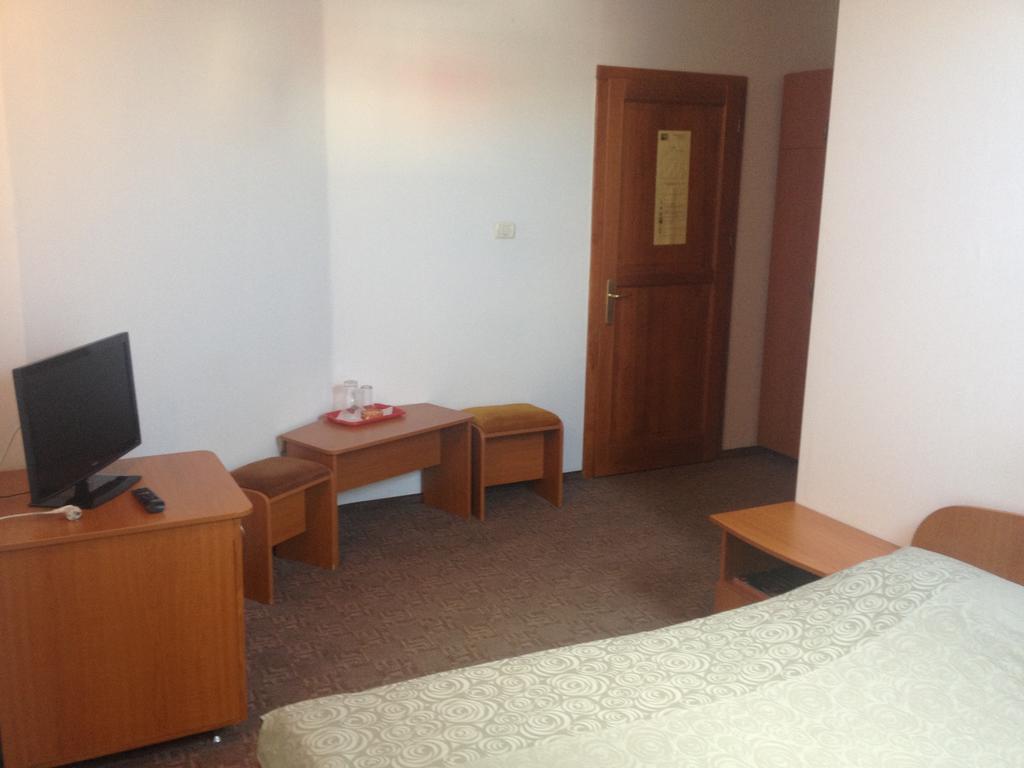 Hotel Lotus Arad Kültér fotó