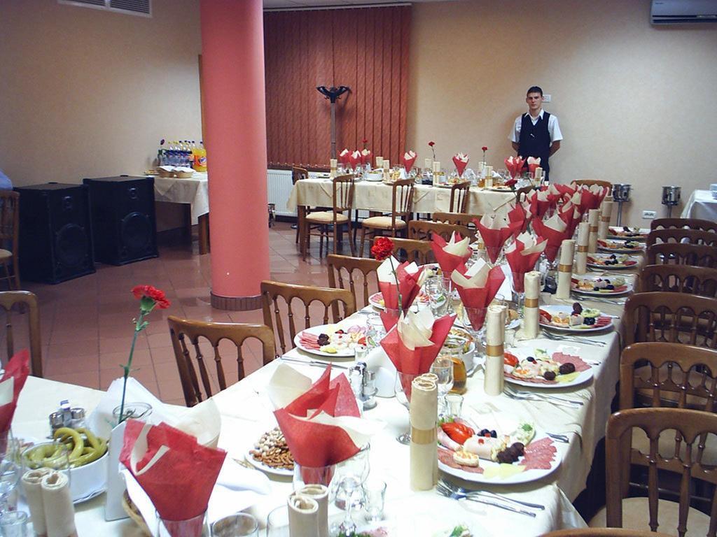 Hotel Lotus Arad Kültér fotó