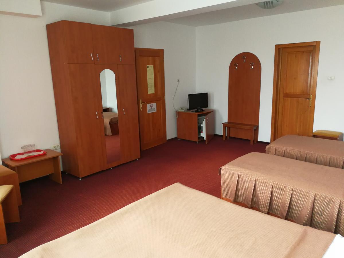 Hotel Lotus Arad Kültér fotó