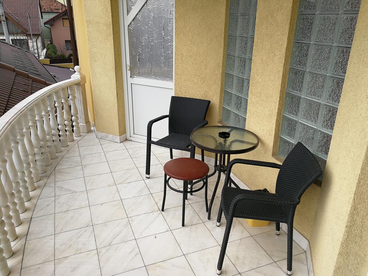 Hotel Lotus Arad Kültér fotó
