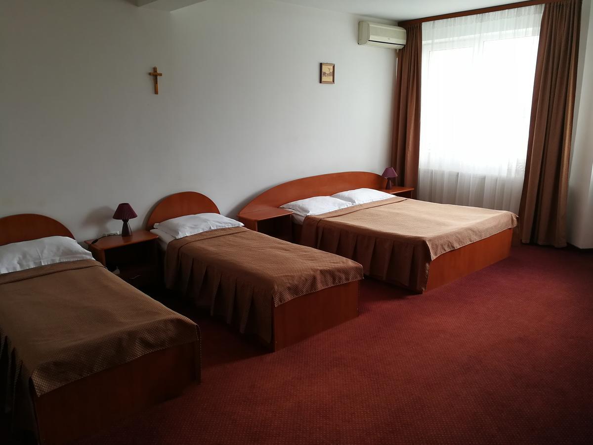 Hotel Lotus Arad Kültér fotó